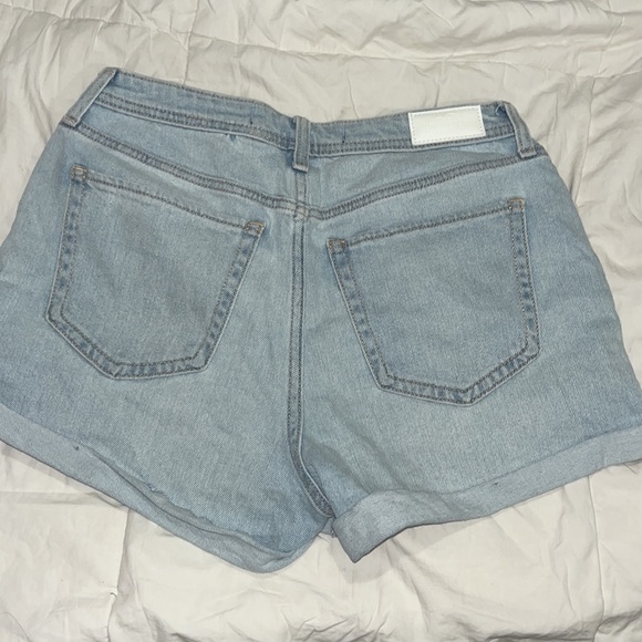 Hollister jean shorts - Picture 2 of 5